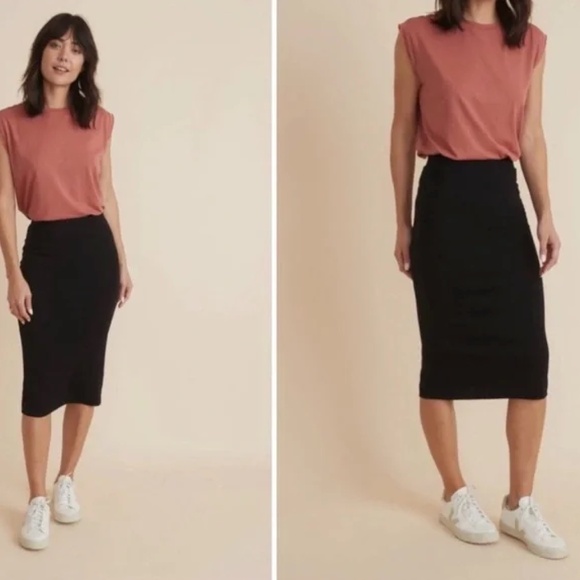 Marine Layer Isla Sweater Skirt (Small, Midnight) - Picture 3 of 3